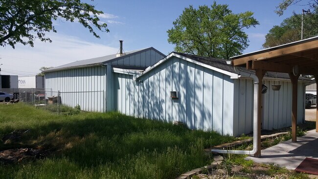 Building Photo - 21 E Romeo Rd