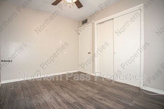 Building Photo - 8548 Arboleda Dr