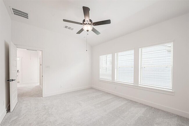Building Photo - 15123 Parkland Canyon Dr