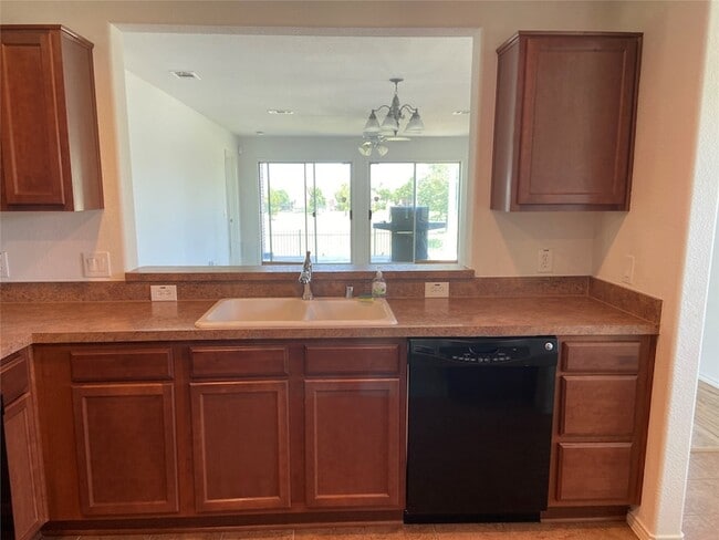 Building Photo - 7414 Birmingham Forest Dr