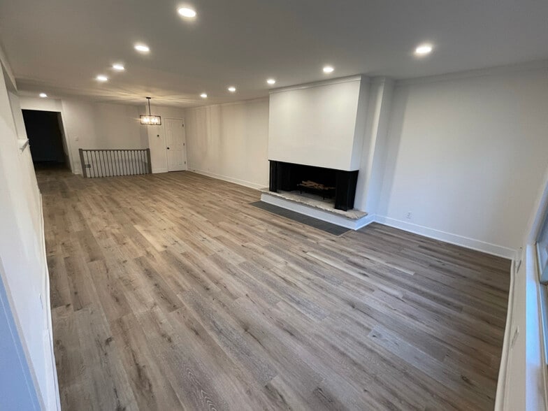 Building Photo - 2869 Charing Rd