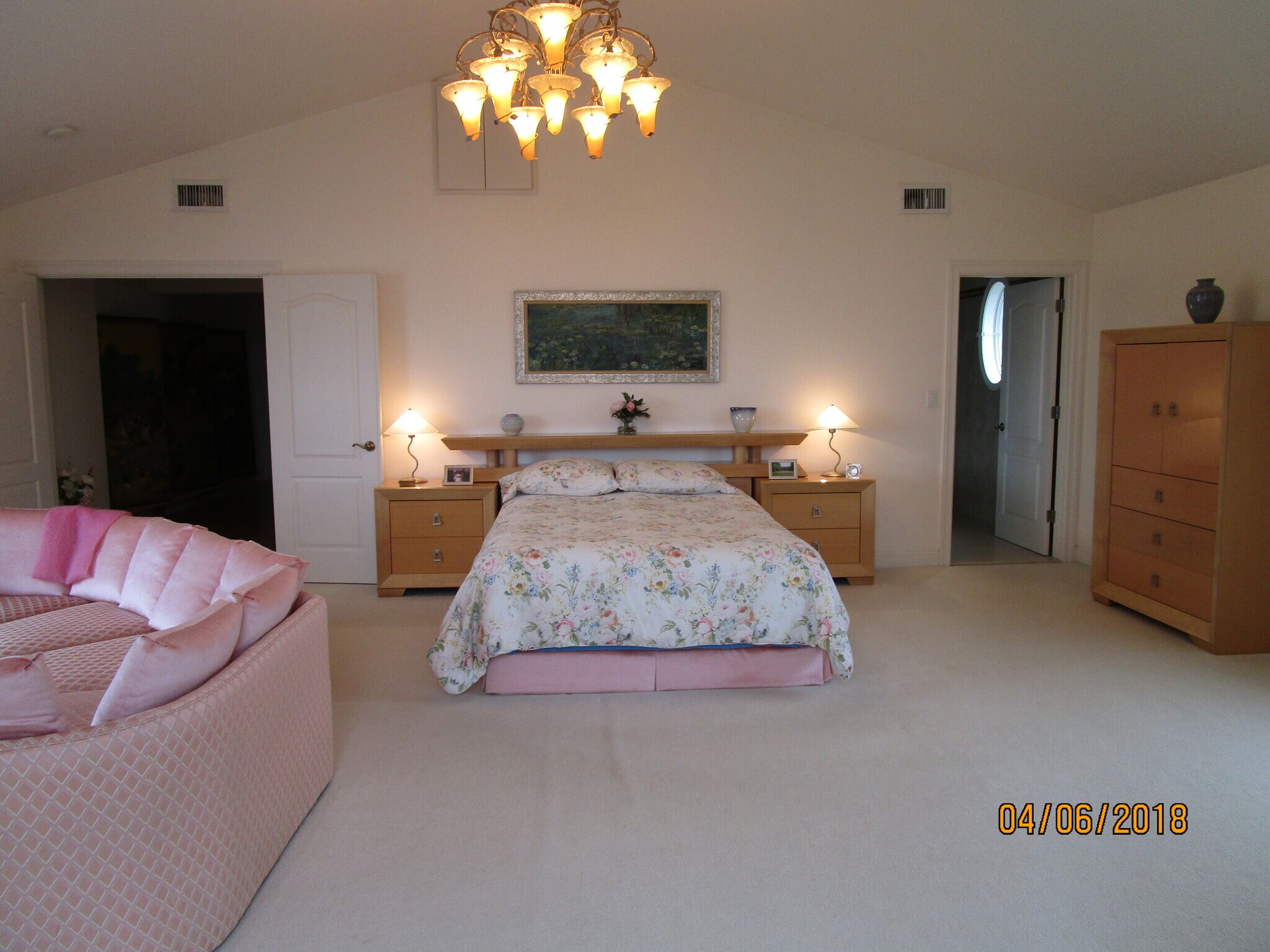 master bedroom with queen bed - 103 Summer St