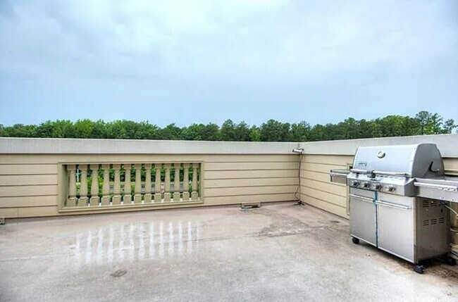 Building Photo - 3910 Village Commons Walk