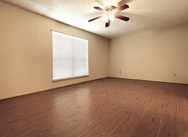 Building Photo - 6203 Gladewell Dr