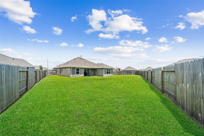 Building Photo - 7406 Hillside Arbor