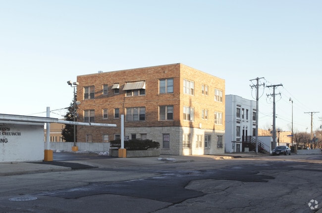 Primary Photo - 114 N Spring St