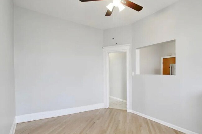 Building Photo - 2941 W Belmont Ave