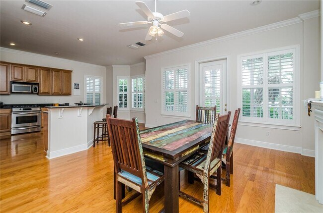 Building Photo - 924 Hemingway Cir