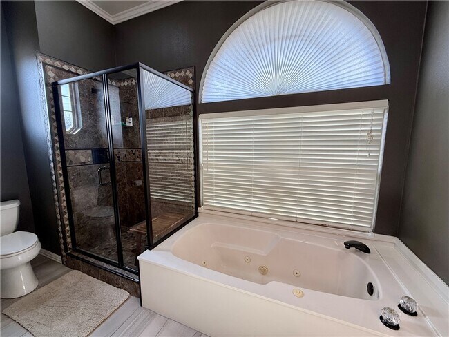 Building Photo - 101 Fox Glove Ln