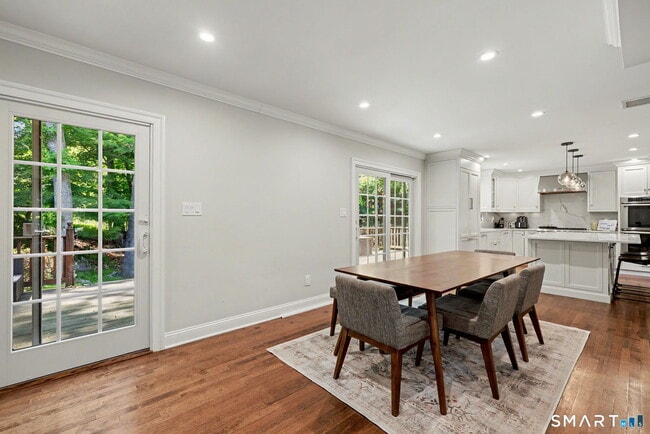 Building Photo - 40 Mianus View Terrace