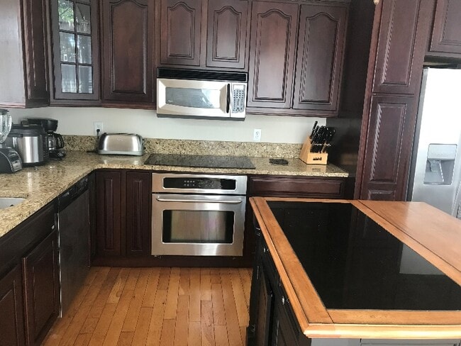 Building Photo - 113 Donnive Dr