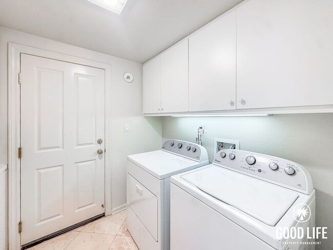 Building Photo - 4639 Vereda Mar Del Sol