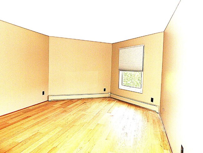 Building Photo - Beautiful 2 Bed | 2 Bath Condo in Roseville