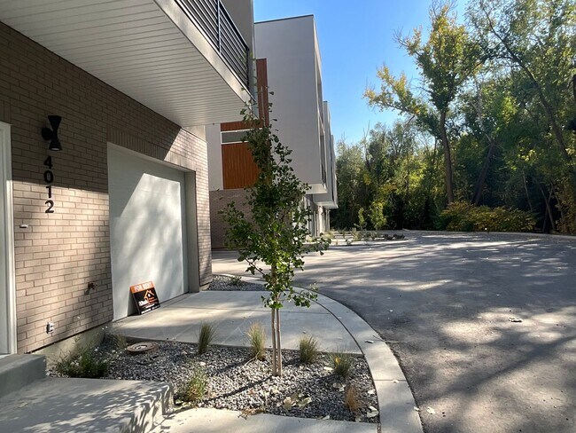 Building Photo - 4012 Burch Creek Dr