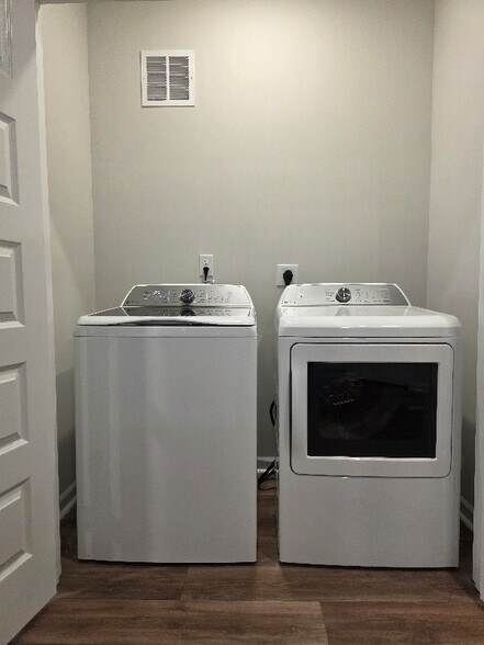 Building Photo - 1752 Hunting Harris Ct SW