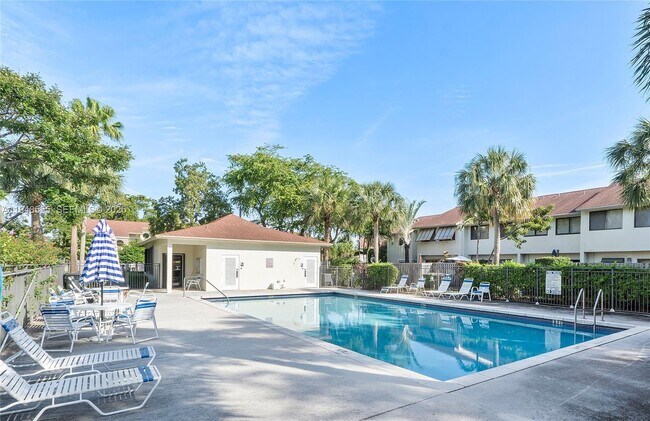 Building Photo - 252 City View Dr