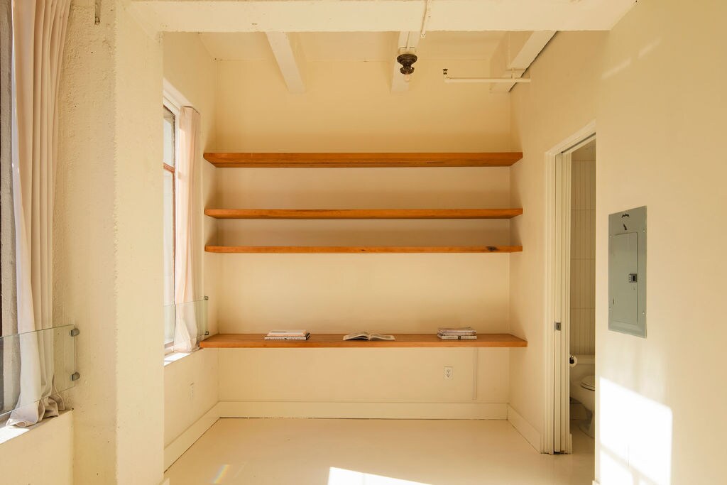 Building Photo - 6253 Hollywood Blvd