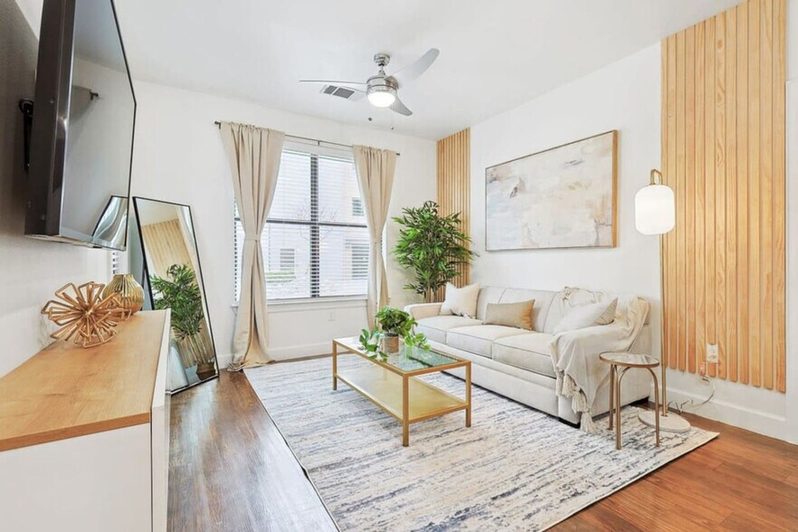 Building Photo - 5445 Town and Country Blvd