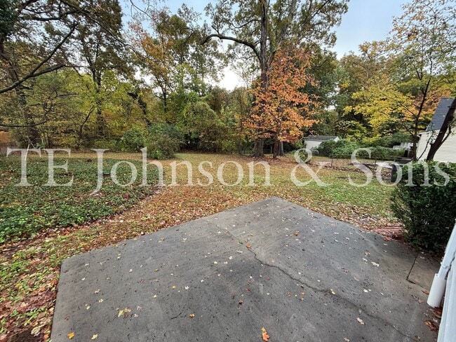 Building Photo - Charming Home with Character and Modern Co...