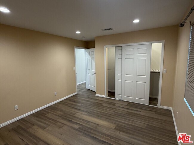 Building Photo - 3543 Sanborn Ave