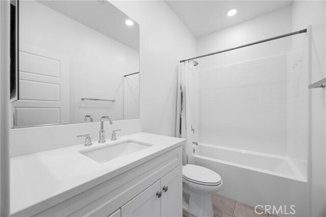 Building Photo - 275 Carmona