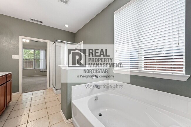 Building Photo - 405 Driftwood Ct