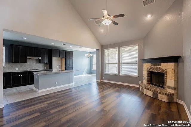Building Photo - "Experience Spacious Living in Bulverde: S...