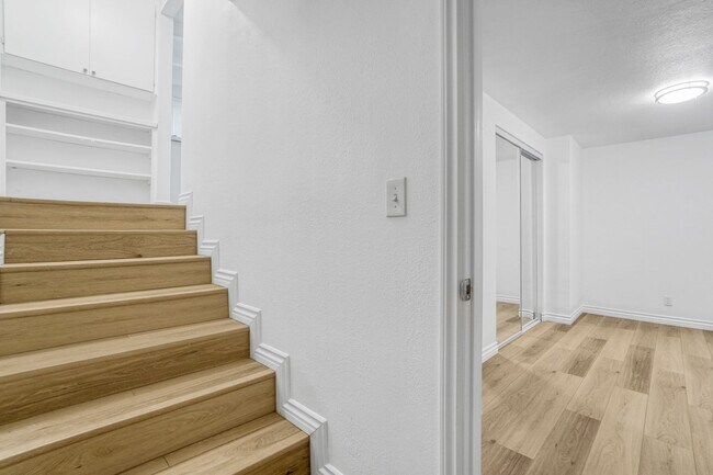 Building Photo - Updated three bed two bath house in Thousand Oaks with attached garage