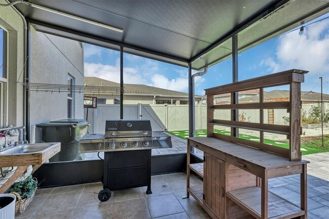 Building Photo - 3471 Dovetail Ave