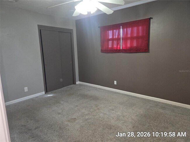 Building Photo - 1013 Greenbriar Dr