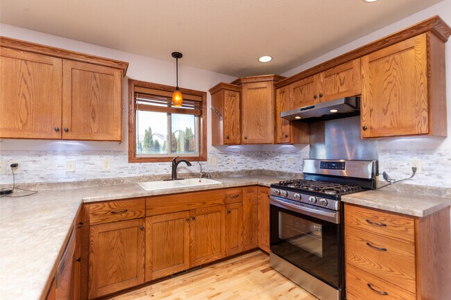 Building Photo - 6311 Fairway Dr NW