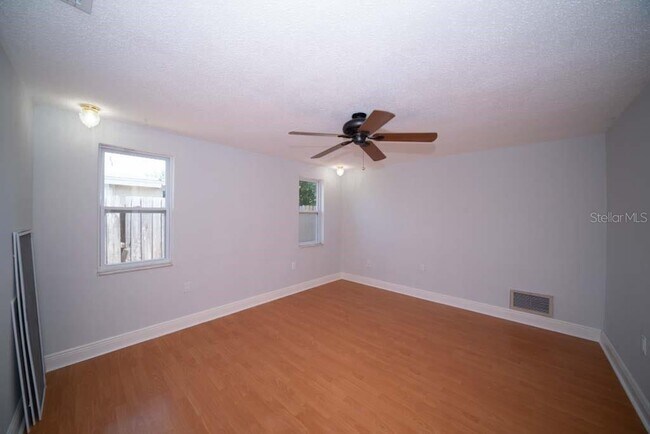 Building Photo - 8948 Lido Ln