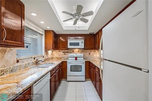 Building Photo - 147 Deer Creek Blvd