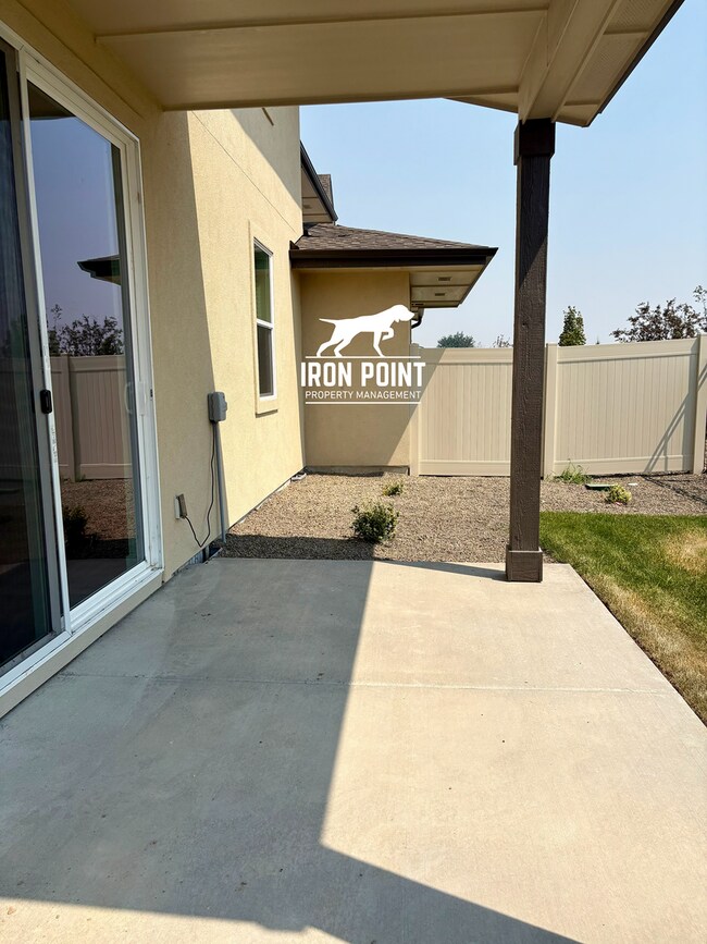Building Photo - 8285 W White Willow St