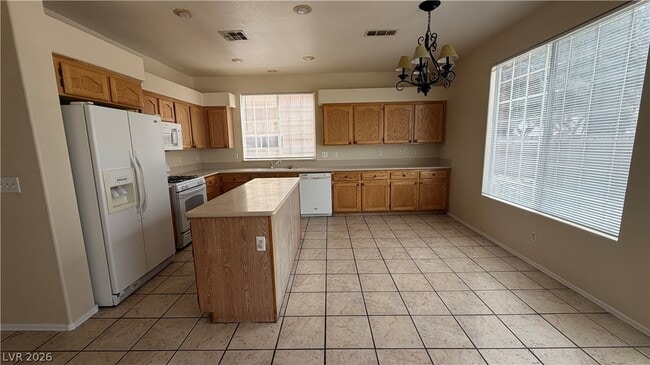 Building Photo - 8101 Yellow Daisy Ave