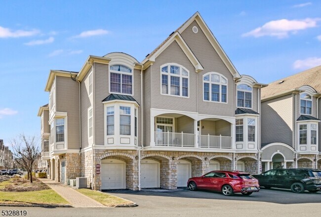 Building Photo - 103 Crown Ct