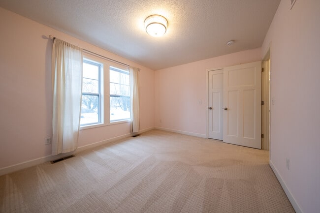 Building Photo - 5029 Hankerson Ave