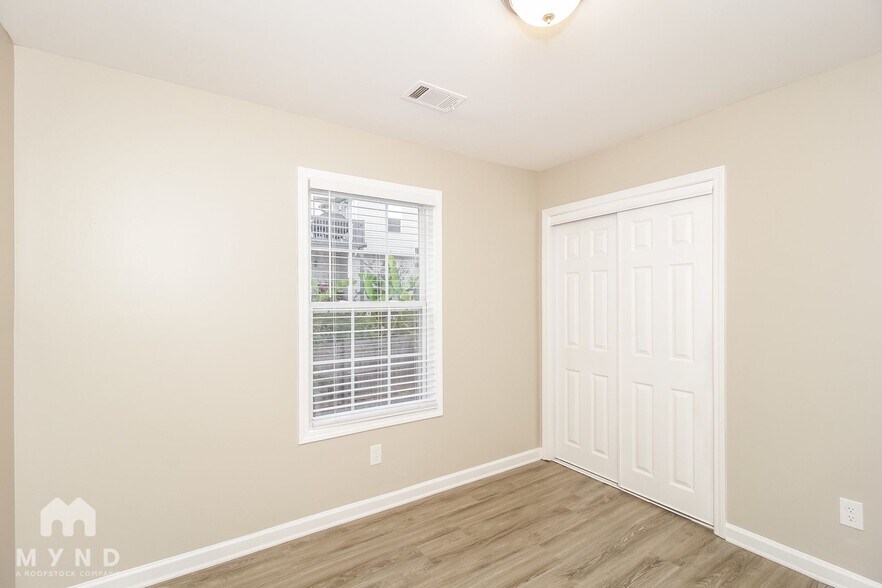 Building Photo - 6551 Snow Bird Ln