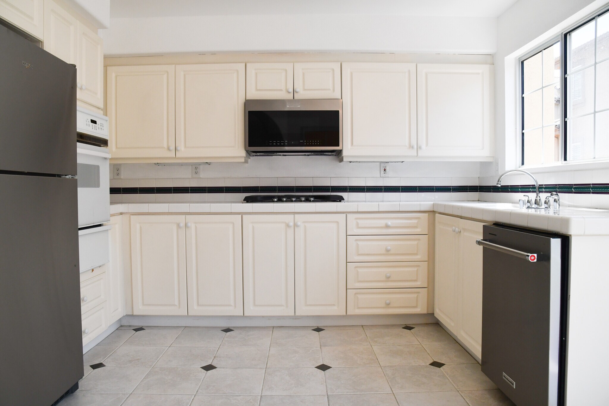 Kitchen - 12613 El Camino Real