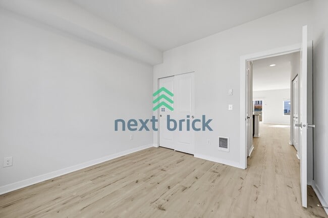 Building Photo - 3 Bed and 3 Bath Single Family Home is Available for Rent!