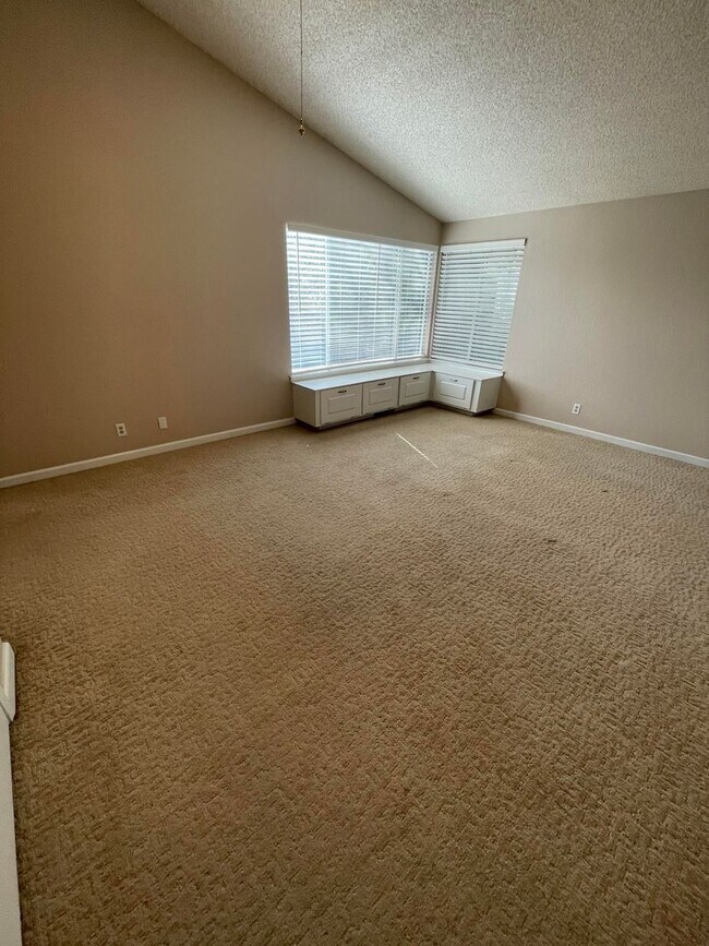 Building Photo - 4528 Whitney Cir