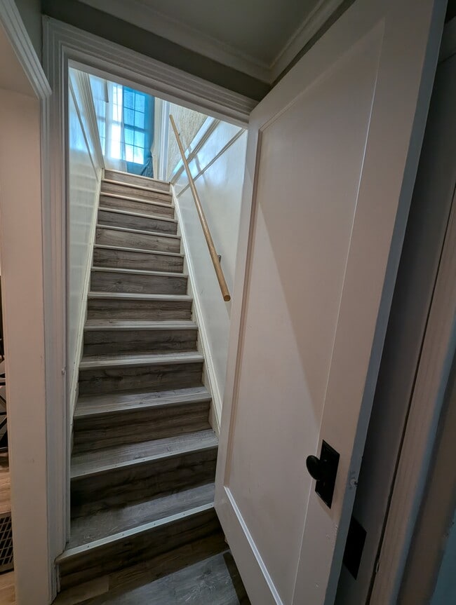 Building Photo - Rutland Ave