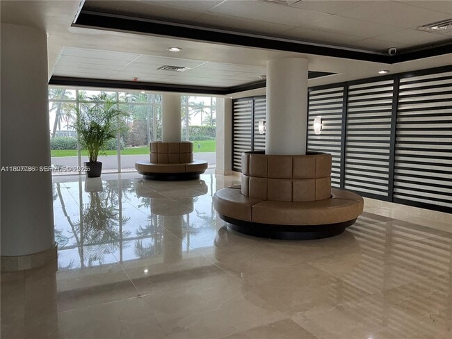 Building Photo - 5005 Collins Ave