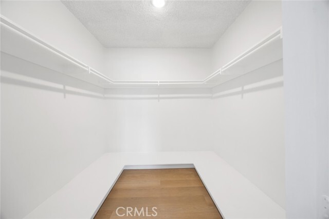 Building Photo - 117 S Ave 54
