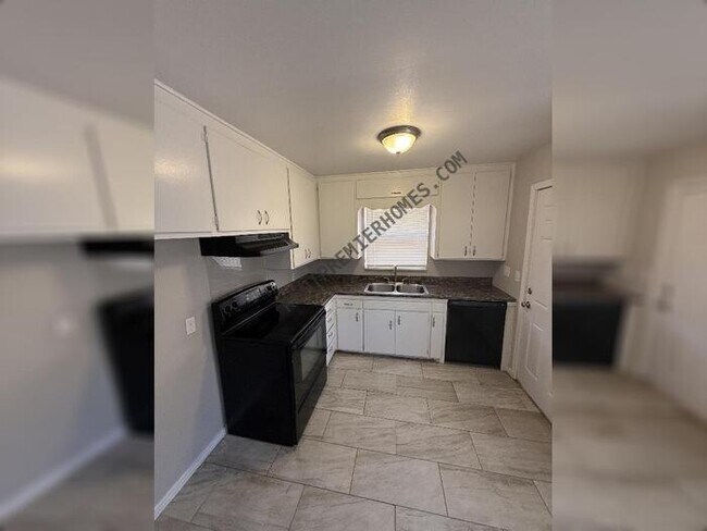 Building Photo - 4804 N Woodward Ave