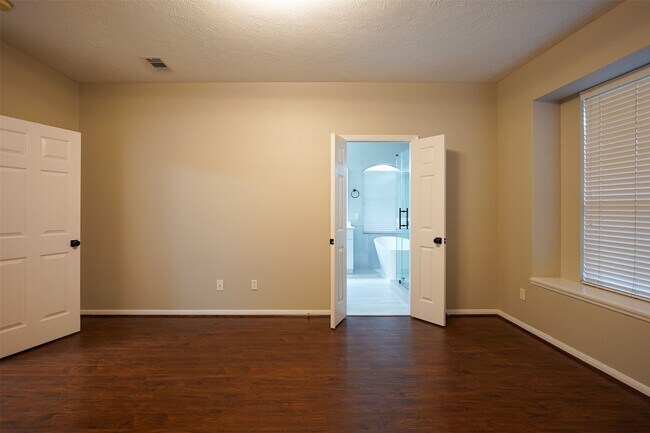 Building Photo - 105 N Holly Laurel Cir