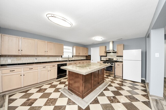 Building Photo - 15227 Western Skies Dr