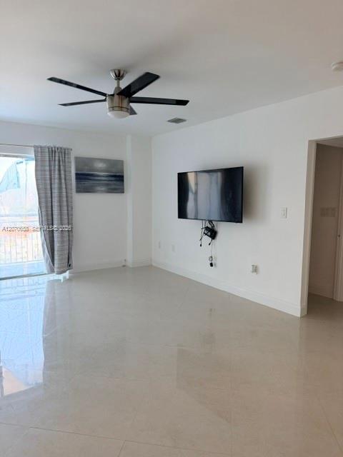 Building Photo - 400 Kings Point Dr