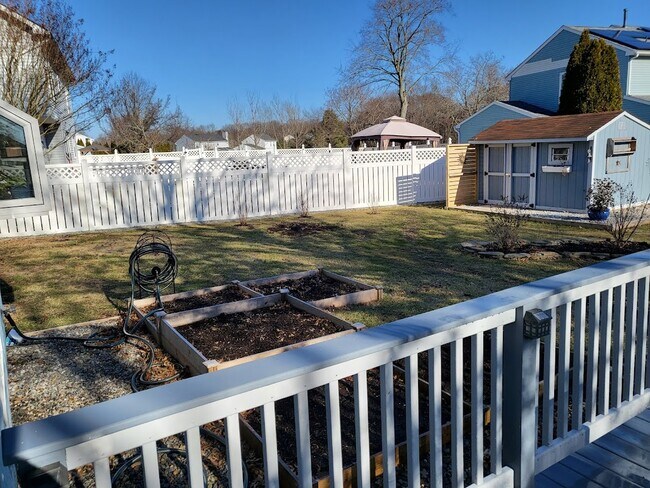 Building Photo - 104 Windsor Ct