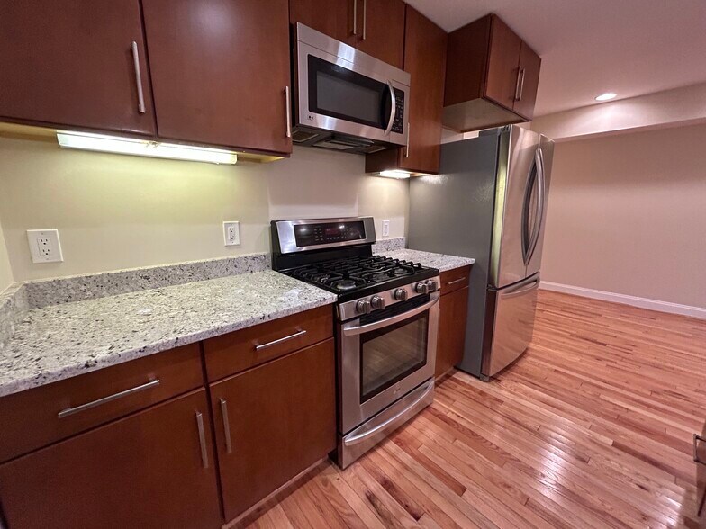 Building Photo - 3547 10th St NW